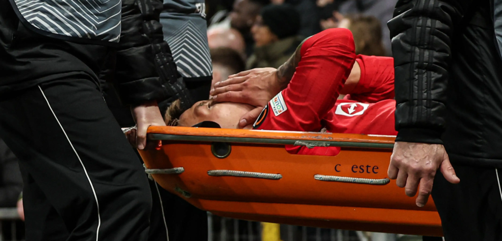 Lisando Martinez suffers a