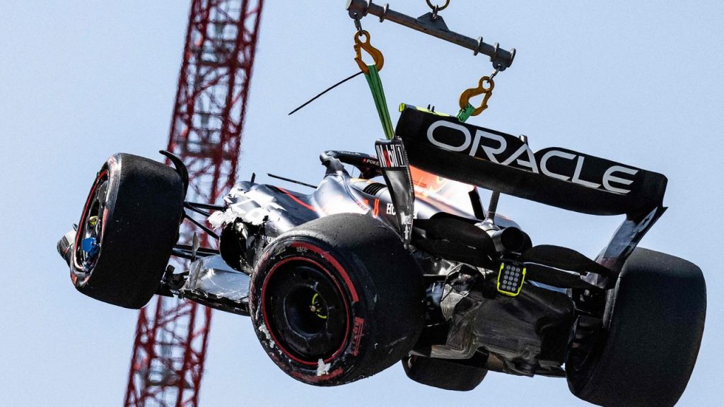 Sains sai na frente na primeira sessão de treinos, Verstappen vence a segunda