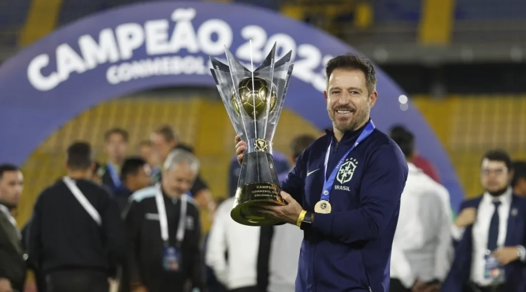 Ramón Menezes, seleccionador sub-20 de Brasil, se hará cargo de la absoluta en los próximos amistosos en medio de la incertidumbre sobre Carlo Ancelotti