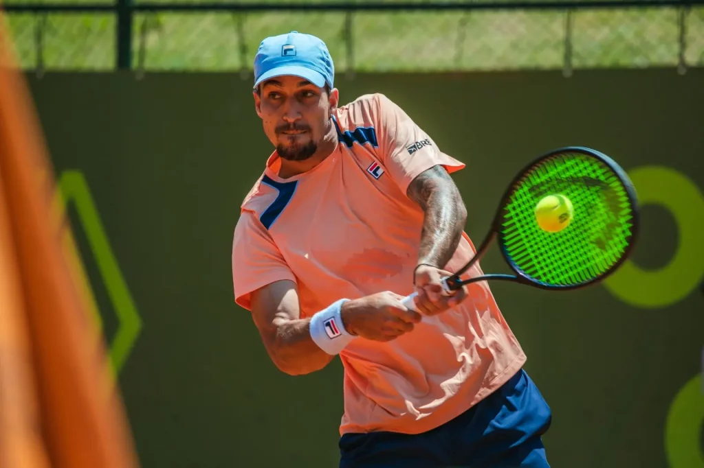 Felipe Alves e Laura Pigossi avançam nas eliminatórias de Roland Garros