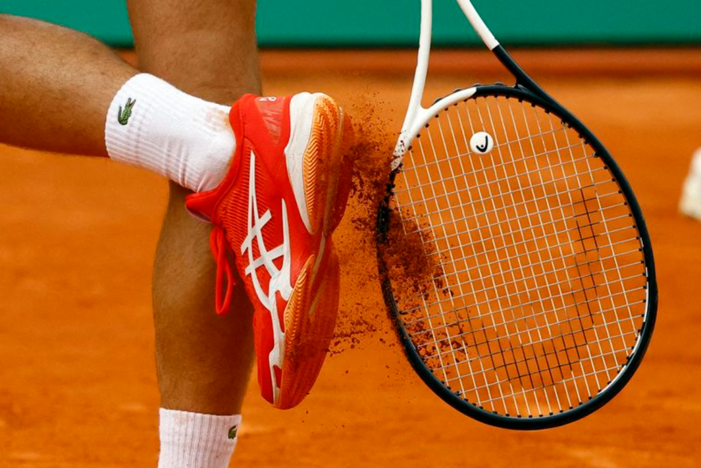 Madrid Open: favorites Carlos Alcaraz and Iga Swiatek reach quarterfinals