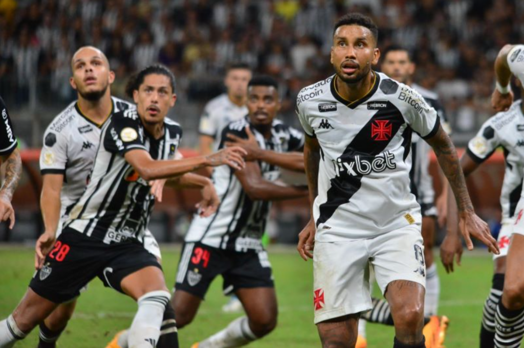 Vasco enfrenta possível proibição de transferências, já que a dívida com o empresário de Jair é grande