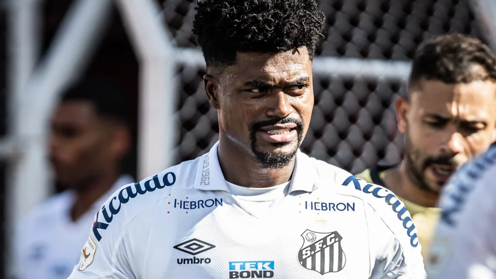 Santos defender suspected of links to match-fixing mafia