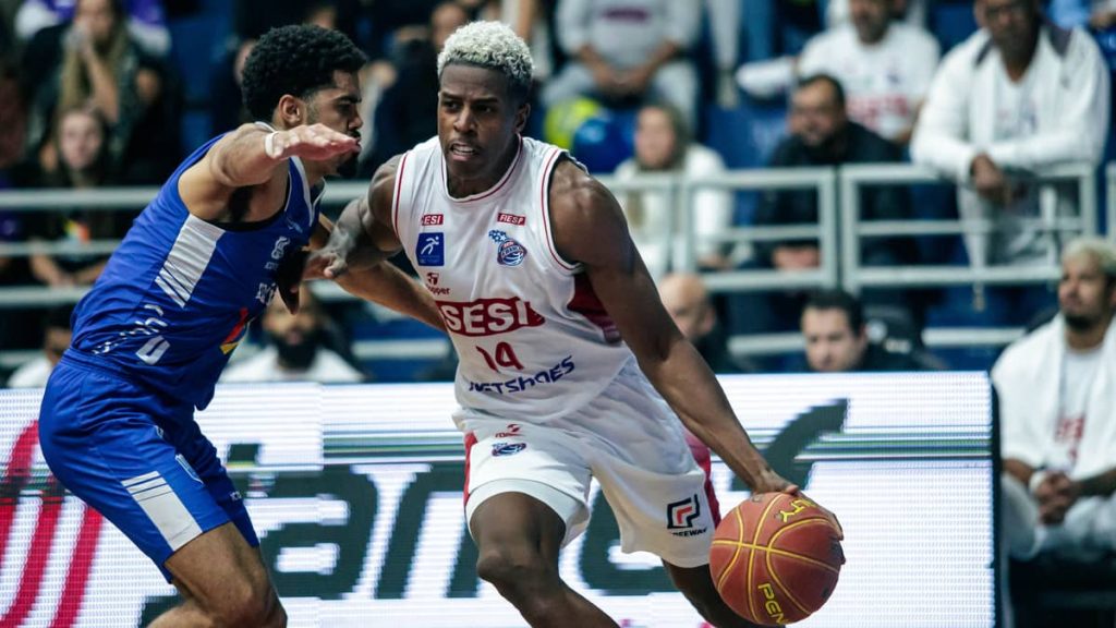 O Minas venceu o Franca fora de casa, empatando o placar da série em 2 a 2. Jogo 5 decisivo para chegar às finais do NBB à frente