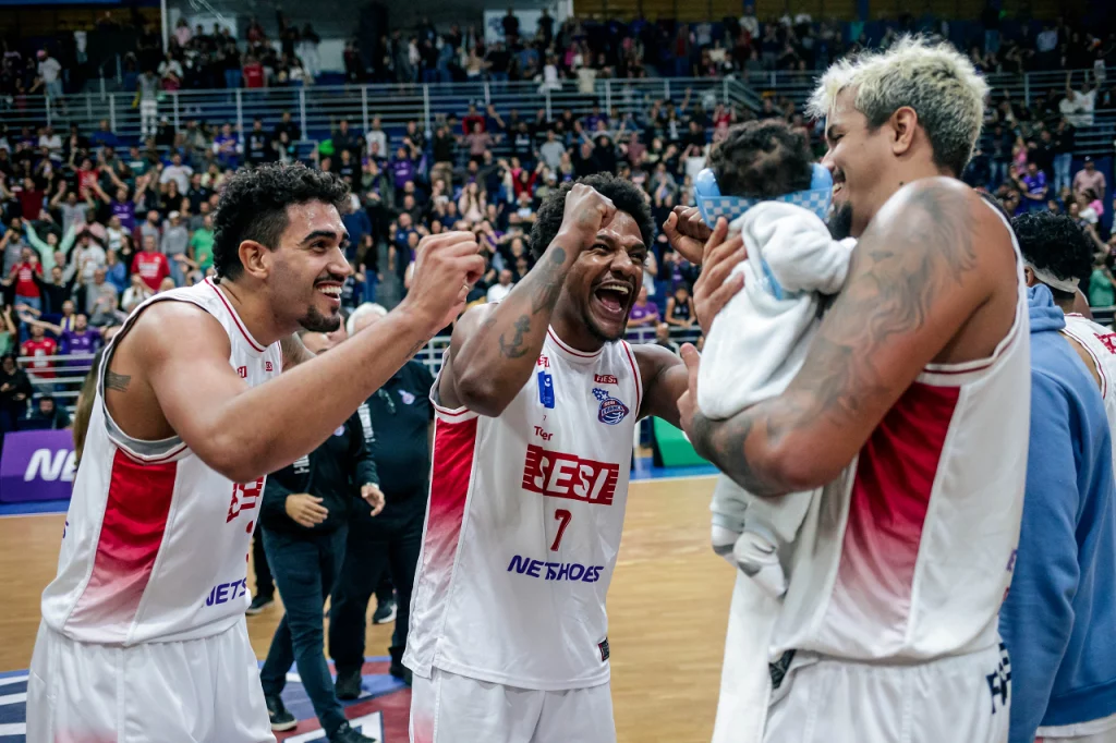 Franca vence a Minas en el 5º partido de semifinales y avanza a la final de la NBB