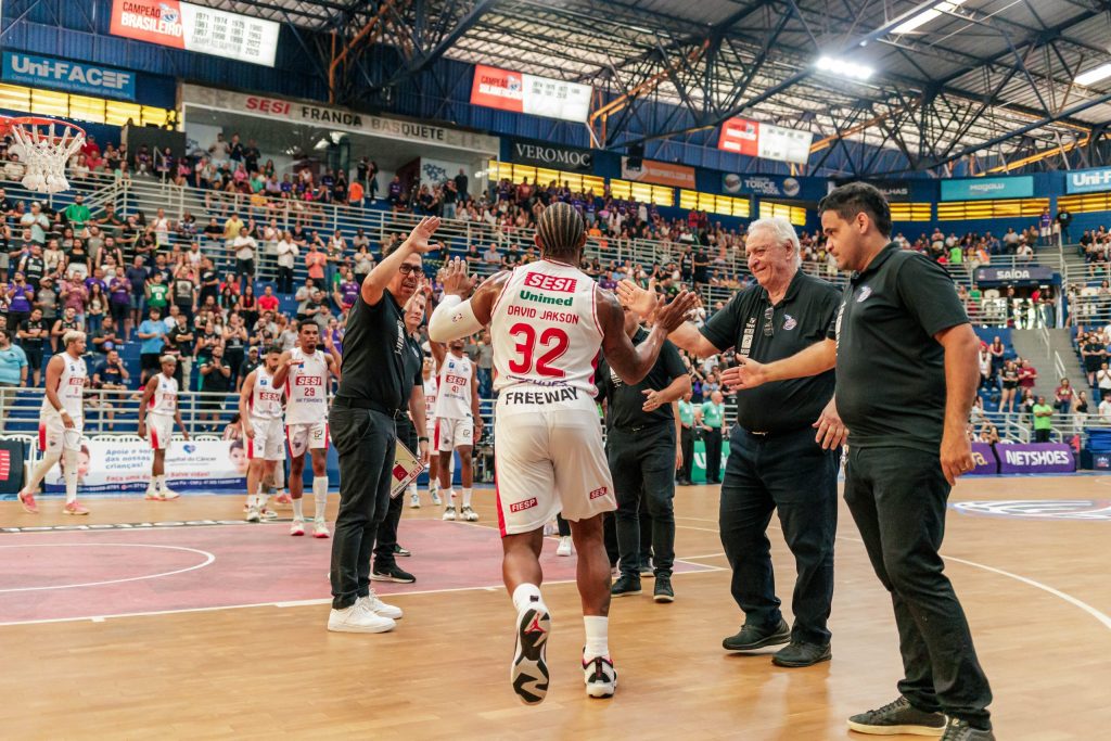 Franca avança para as semifinais do NBB com vitória emocionante sobre o Minas
