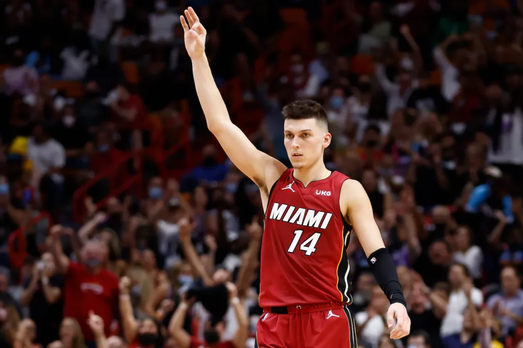 Tyler Herro recibe el visto bueno para jugar al baloncesto y se vislumbra su posible regreso