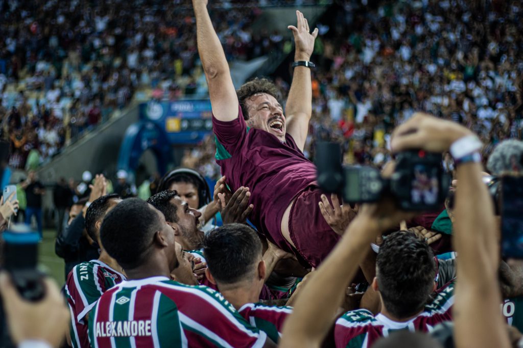 Diniz comemora goleada do Fluminense sobre o River Plate