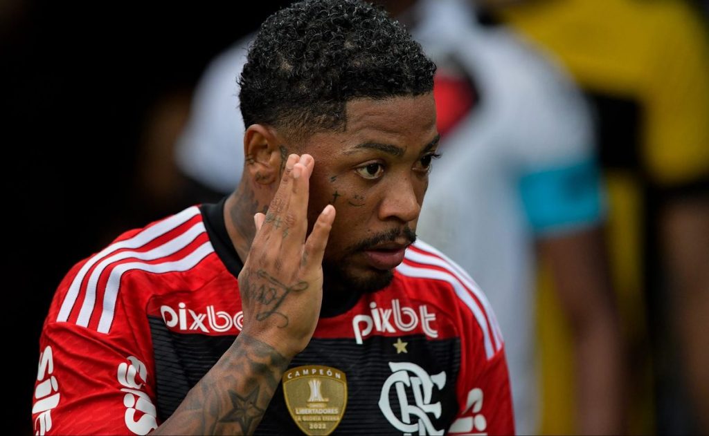Flamengo e Marinho resolvem disputa contratual e atacante vai para o Fortaleza