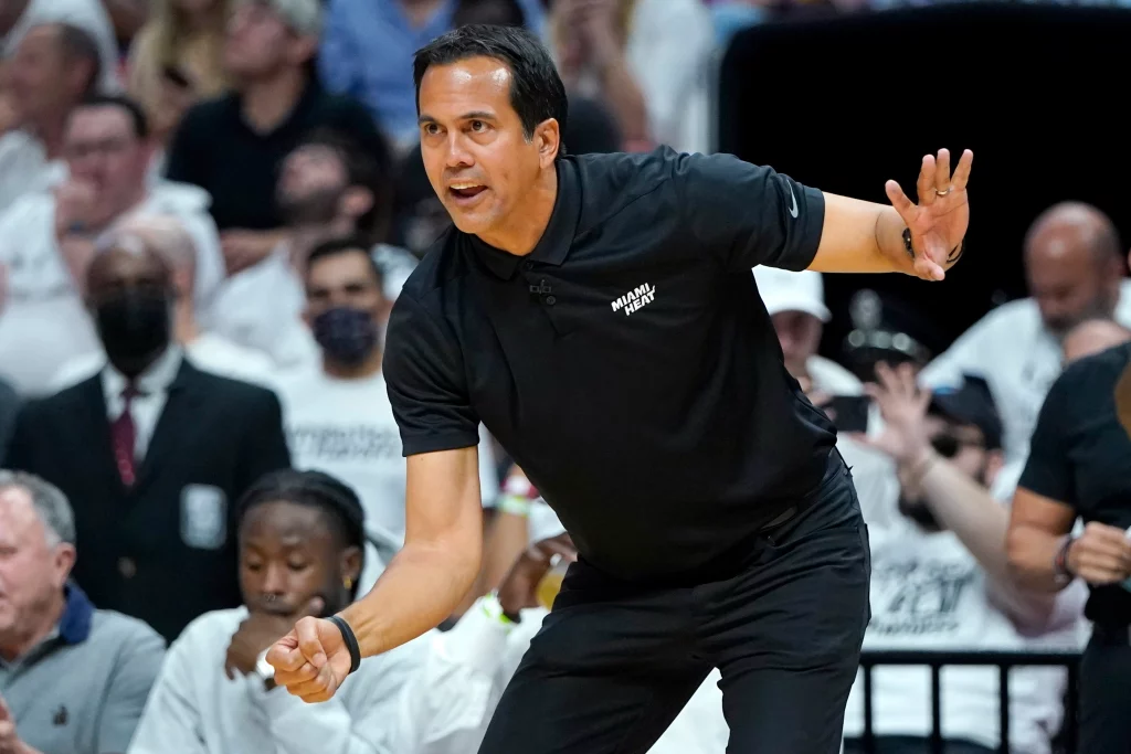 Erik Spoelstra: A arma secreta que muda o jogo do Miami Heat nas finais da NBA
