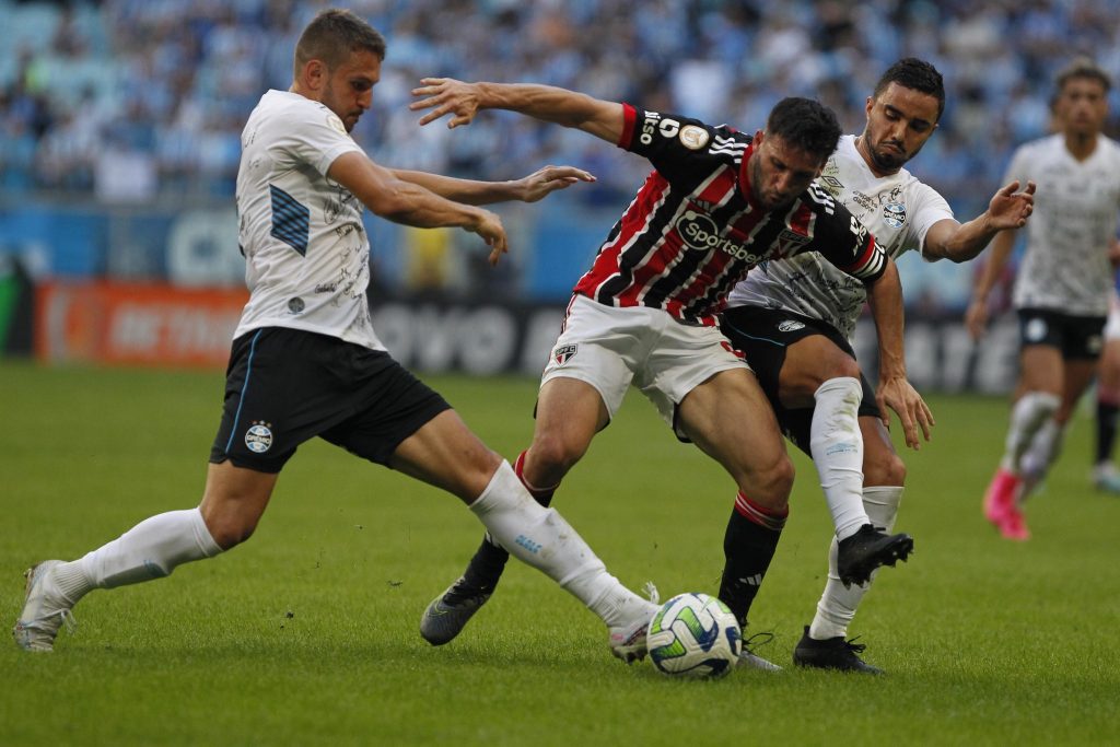 Serie A round-up: Grêmio, Fluminense, Palmeiras and Cuiabá secure crucial wins (video)