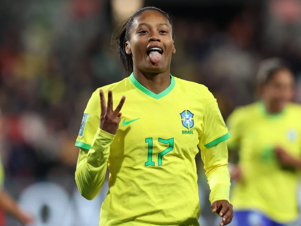 Ary Borges marca un triplete y Brasil golea 4-0 a Panamá en su estreno en la Copa Mundial de la FIFA
