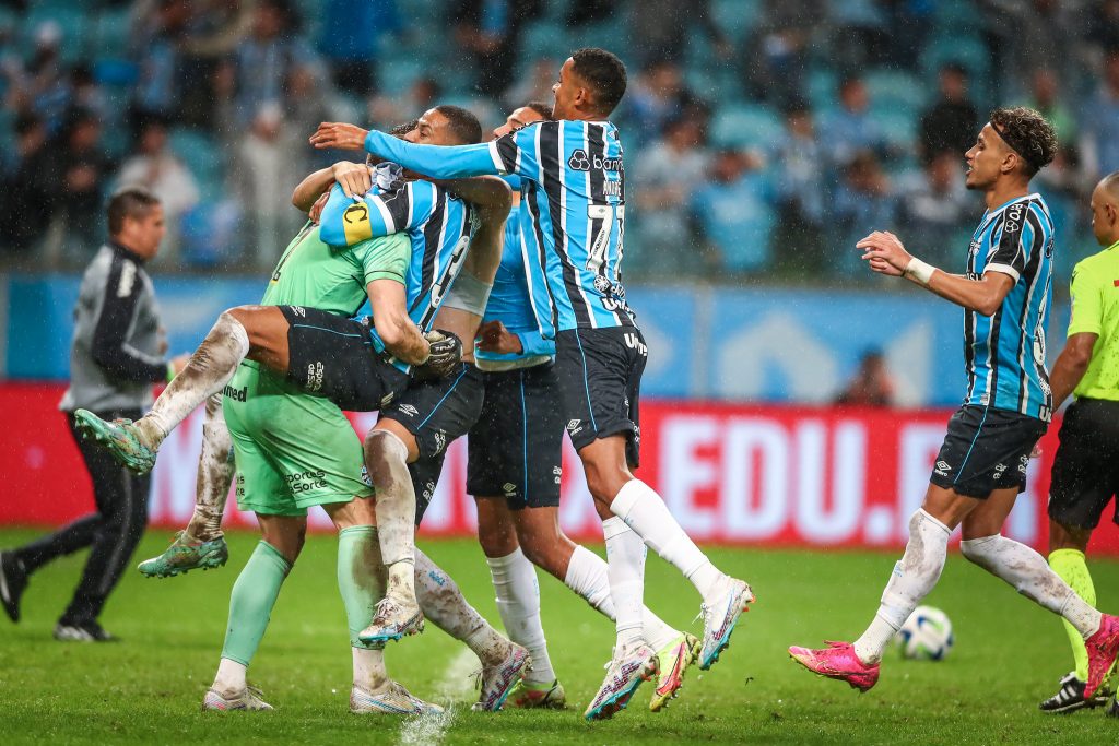 Copa do Brasil: Flamengo y Grêmio se clasifican para semifinales (vídeo)