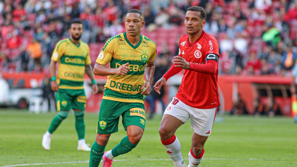 Rodada 17 da Série A do Brasileirão: confrontos emocionantes e vitórias surpreendentes (vídeo)