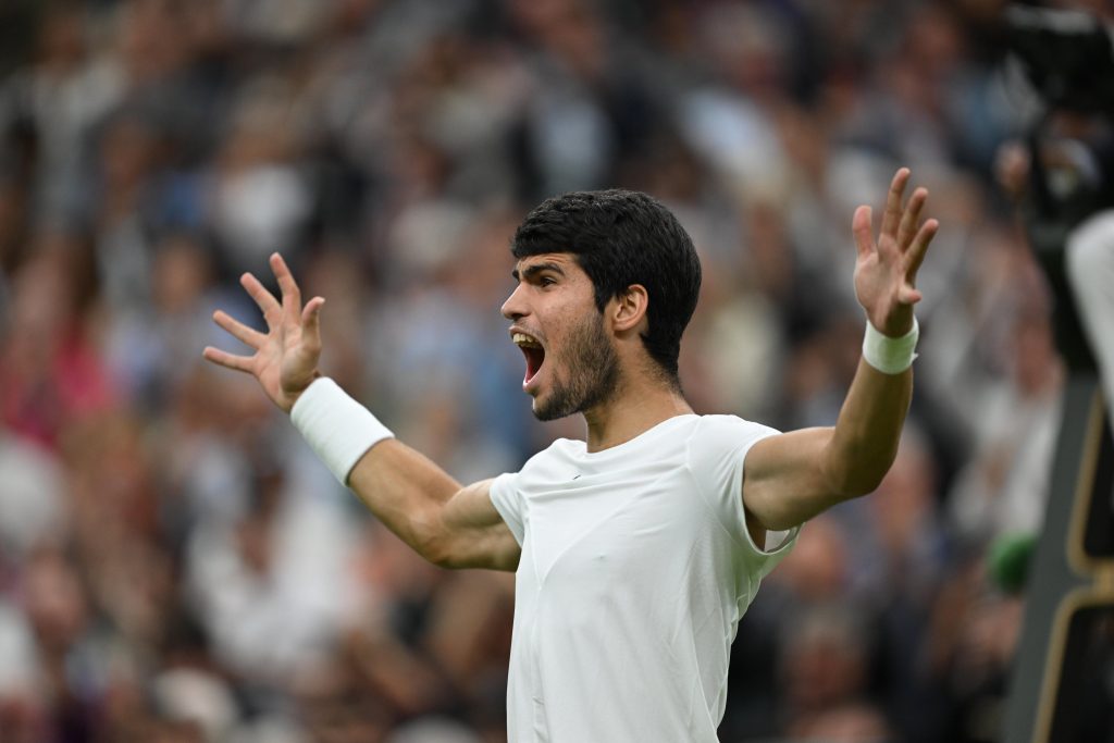 Alcaraz and Djokovic win men’s singles semi-finals at Wimbledon (video)