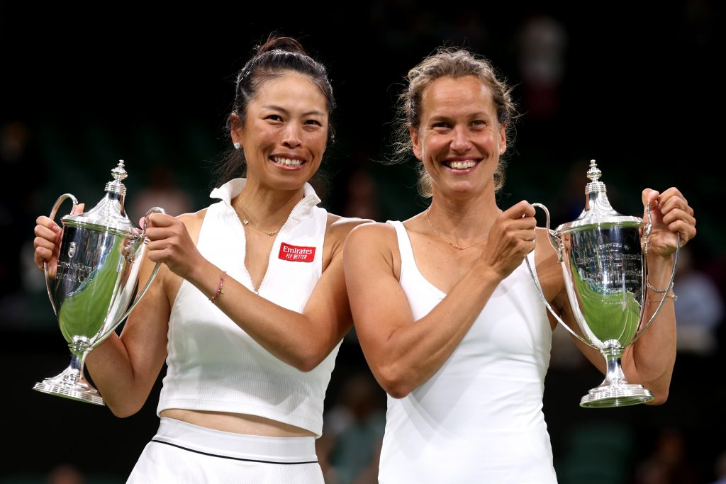 Strycova y Hsieh logran su segundo título de dobles en Wimbledon (vídeo)