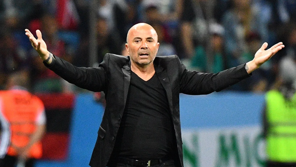 Jorge Sampaoli destaca a dificuldade da vitória do Flamengo e critica o estado do gramado do Maracanã (vídeo)