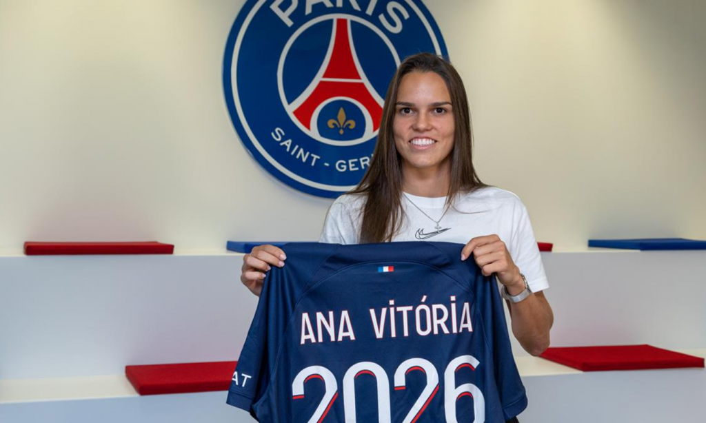 Ana Vitória está empolgada com o PSG e almeja sucesso no novo clube