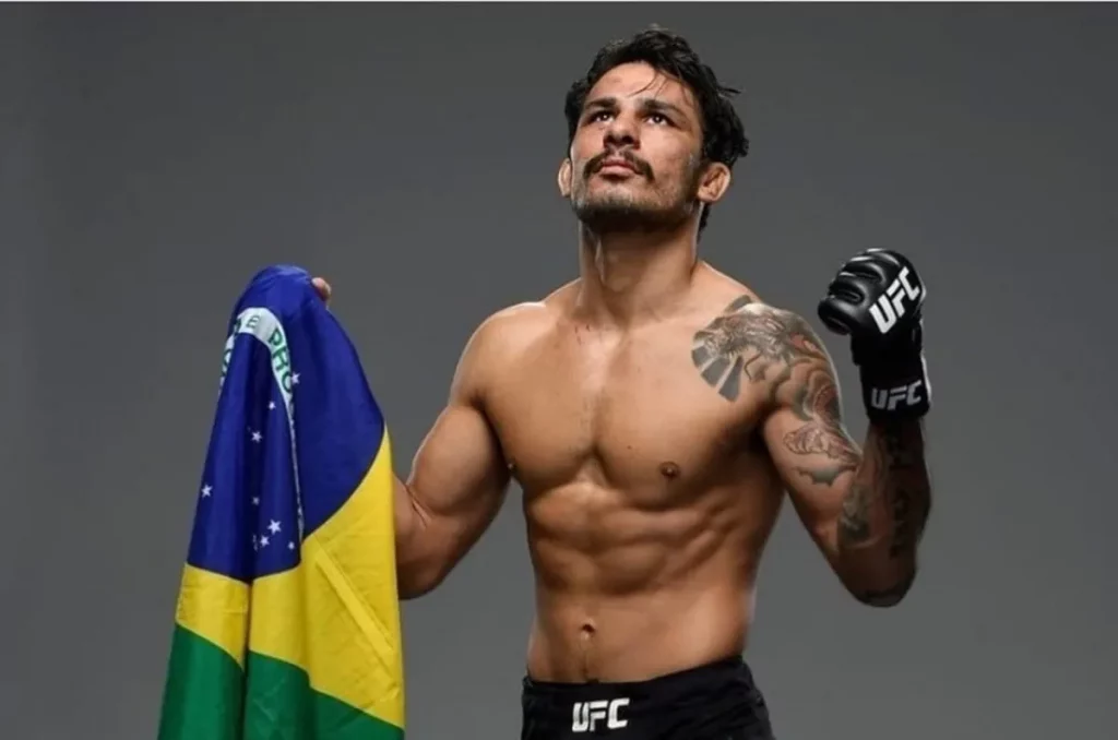 Los brasileños Alexandre Pantoja y Vitor Petrino ganan en UFC 290. Denise Gomes, la más rápida de la historia en el peso paja
