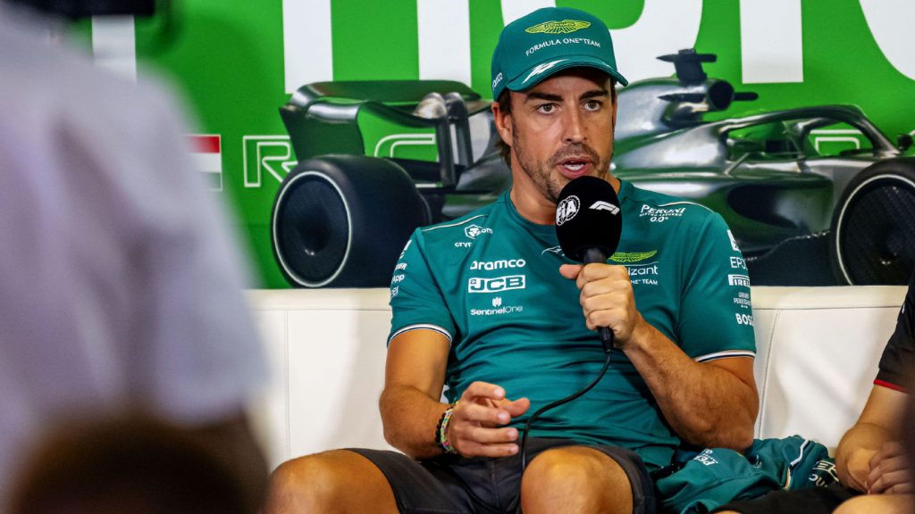 Alonso se preocupa com o impacto dos novos pneus Pirelli no desempenho da Red Bull e da Aston Martin