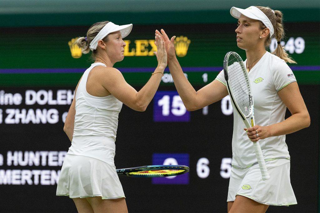Hsieh and Strycova face Mertens and Hunter in Wimbledon doubles final