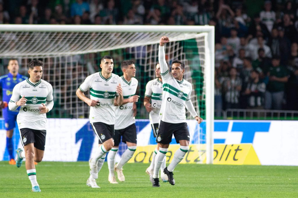 Resumen de la Serie A: Coritiba vence 2-0 al Fluminense (vídeo)
