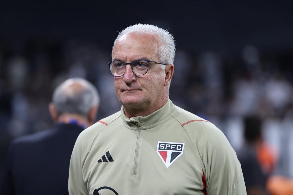 ‘The last pass was missing’: Dorival Júnior laments lack of finishing after São Paulo’s defeat to Corinthians in the Copa do Brasil (video)