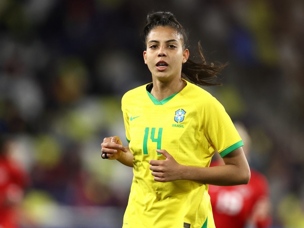 Una confiada Brasil busca superar el reto de Francia con la joven central Lauren a la cabeza