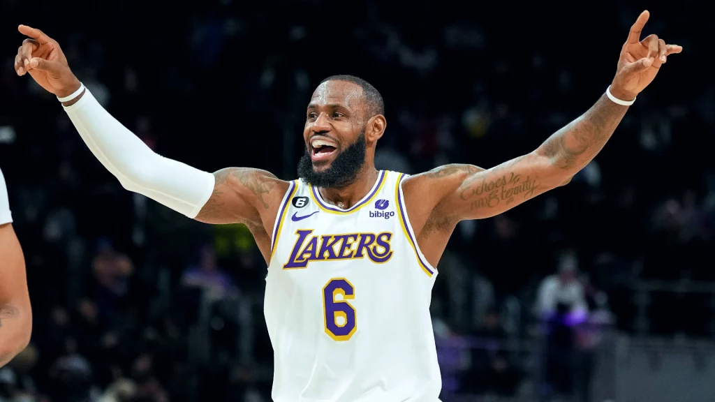 LeBron James pone fin a las especulaciones sobre su retirada y confirma su regreso para la 21ª temporada de la NBA con los Lakers