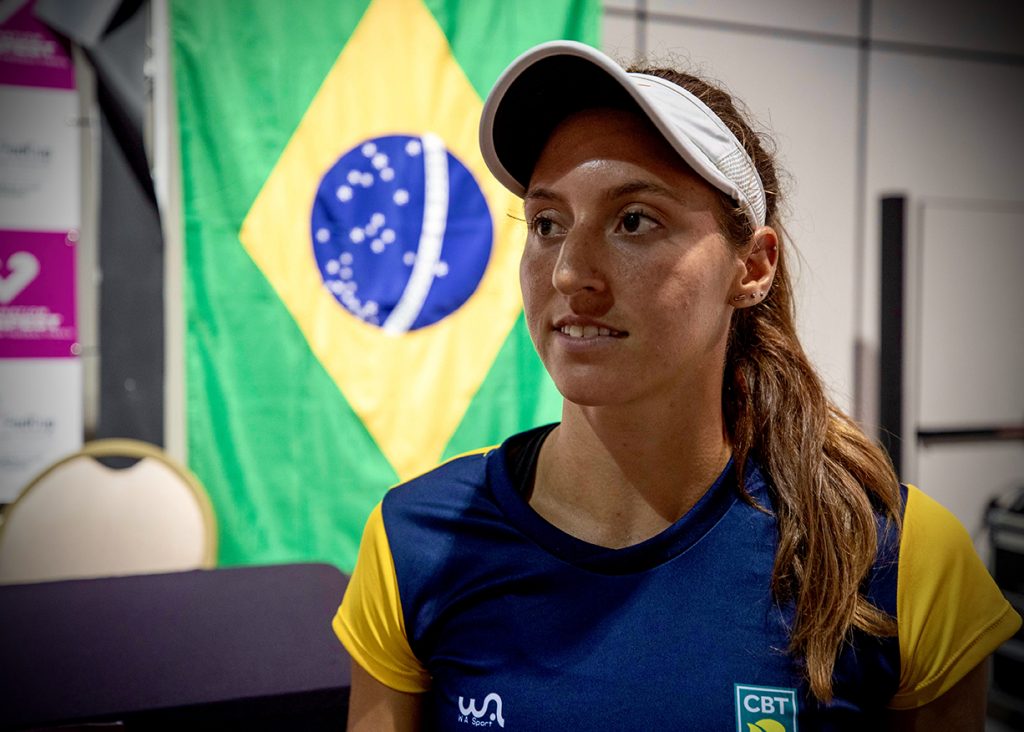 Garcia and Stefani advance with straight sets wins over Babos and Flipkens (video commentary by Beatriz Haddad Maia)