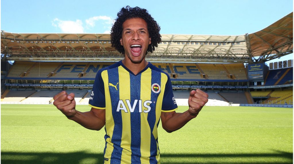 Al Hilal is trying to sign Brazilian midfielder Willian Arão from Fenerbahçe, but the Turkish club is demanding 7.5 million euros.