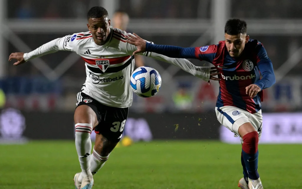 Rodada de ida das oitavas de final da Copa Sul-Americana: São Paulo perdeu fora de casa, América-MG e Bragantino empataram (vídeo)