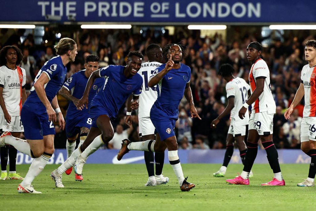 O Chelsea venceu o Luton Town na terceira rodada da Premier League – a primeira vitória de Pochettino no novo clube (vídeo)
