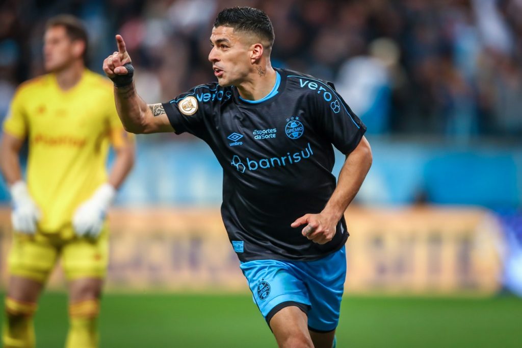 Suárez reaviva su olfato goleador con una brillante actuación con el Grêmio ante el Cruzeiro