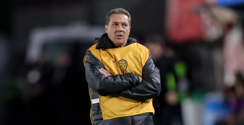 «El resultado es positivo, pero nos ocuparemos de los detalles como parte de nuestro entrenamiento» – Luxemburgo está contento con la clasificación para semifinales