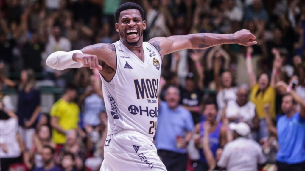Shamell Stallworth faz um retorno triunfal ao Mogi Basquete depois de quatro temporadas afastado