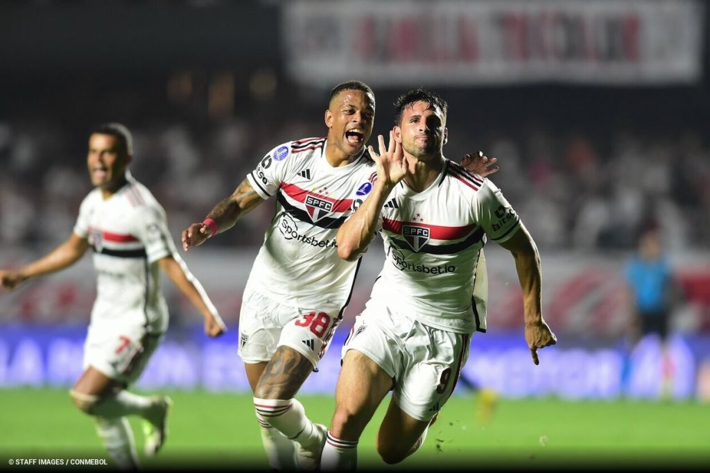 Duas partidas com placar de 3 a 3 e vitória do São Paulo (vídeo). Todos os casais 1/4 Copa Sul-Americana