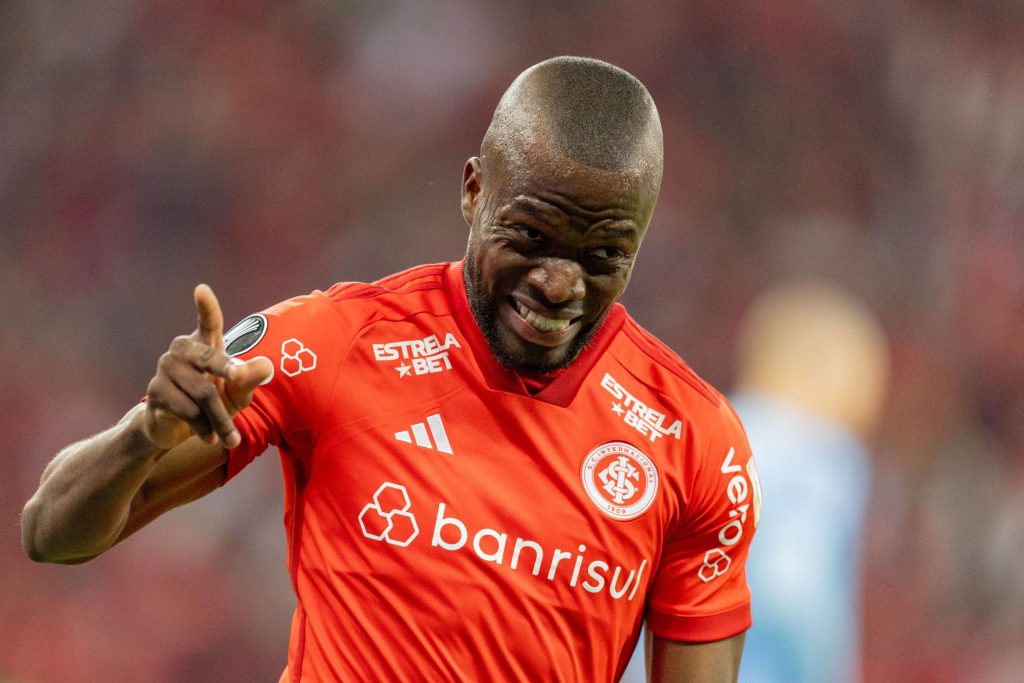 Enner Valencia leads Internacional to Copa Libertadores semi-finals after eight years (video)