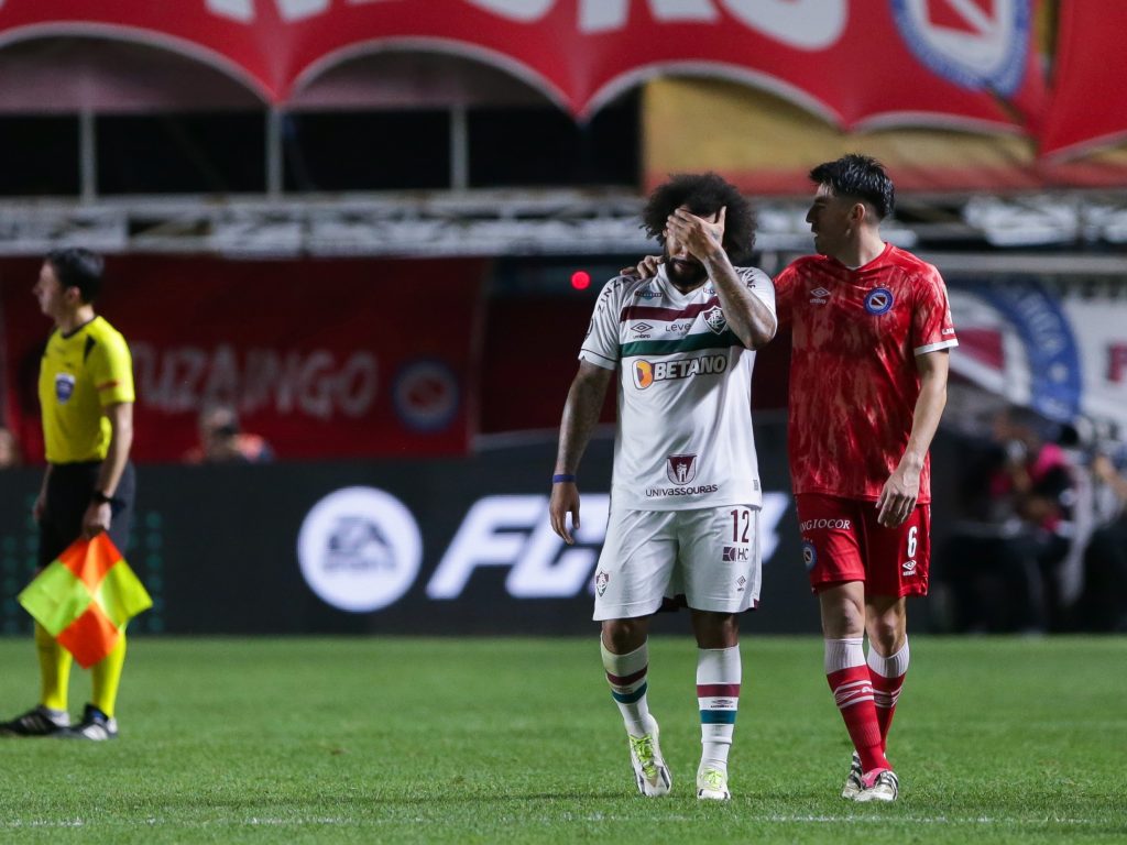 «No puedo aceptar la expulsión de Marcelo, fue puramente involuntaria» – Diniz furioso por la tarjeta roja del veterano (vídeo)