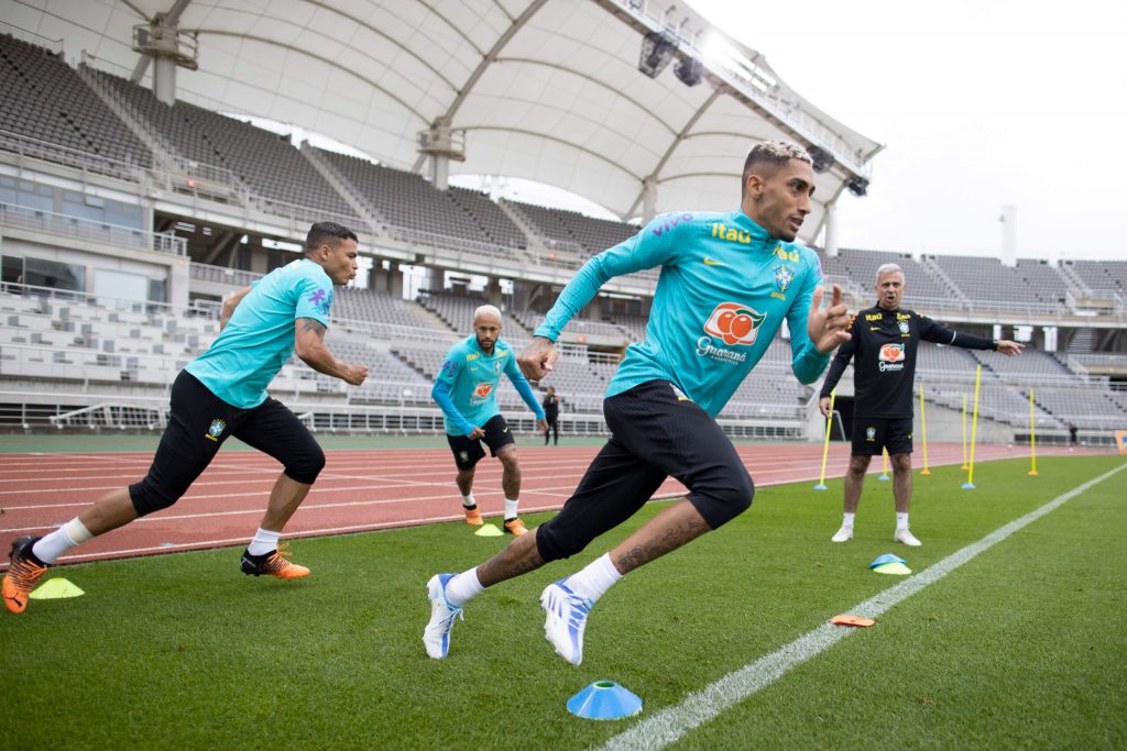 Raphinha returns to the Brazilian national team as a replacement for the injured Vinicius Jr.