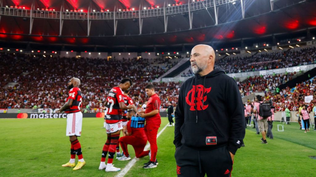 “Whether Pedro plays or not is my decision, but he’s my teammate” – Sampaoli on the incident with Fernandez