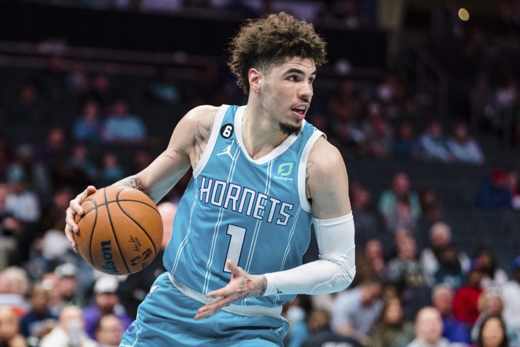 Jovens estrelas da NBA com menos de 25 anos buscam trocas em meio a frustrações