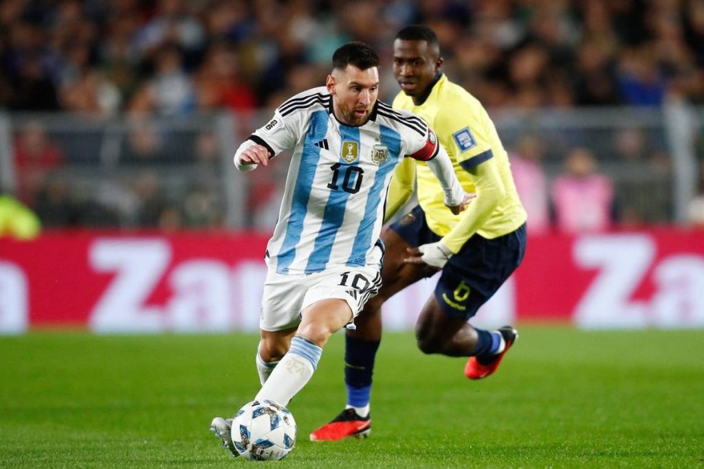 Messi is the star once again and the maestro’s free kick secures Argentina’s victory (video)