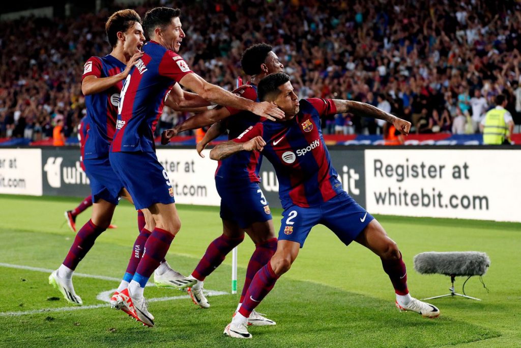 Cancelo e Lewandowski são sensacionais e o Barcelona consegue uma incrível vitória de virada