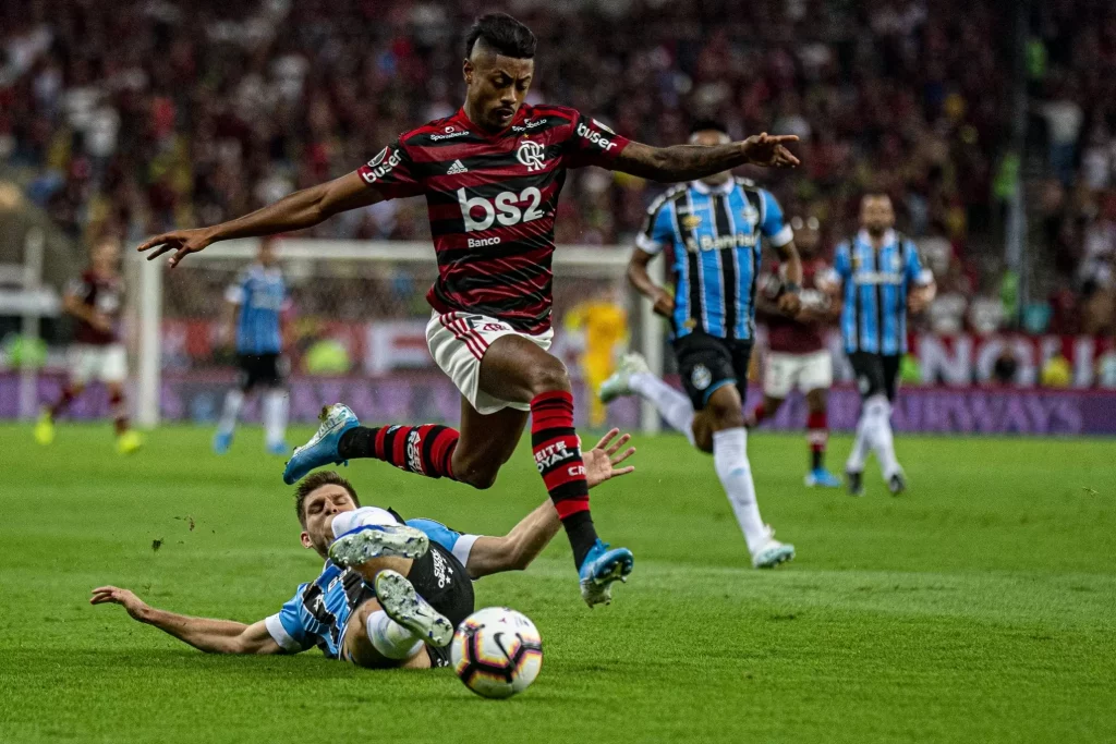 El futuro de Bruno Henrique en el Flamengo pende de un hilo mientras se calientan las negociaciones contractuales