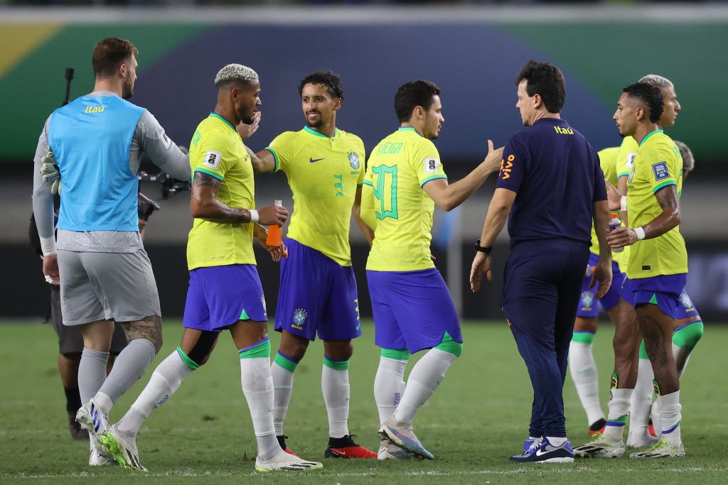 Menino brasileiro de 12 anos viraliza após noite inesquecível no estádio