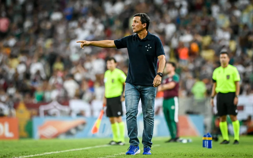 “Ficamos abaixo da média, mas a derrota não é só do Cabral”- Zé Ricardo analisa a derrota para o Fluminense