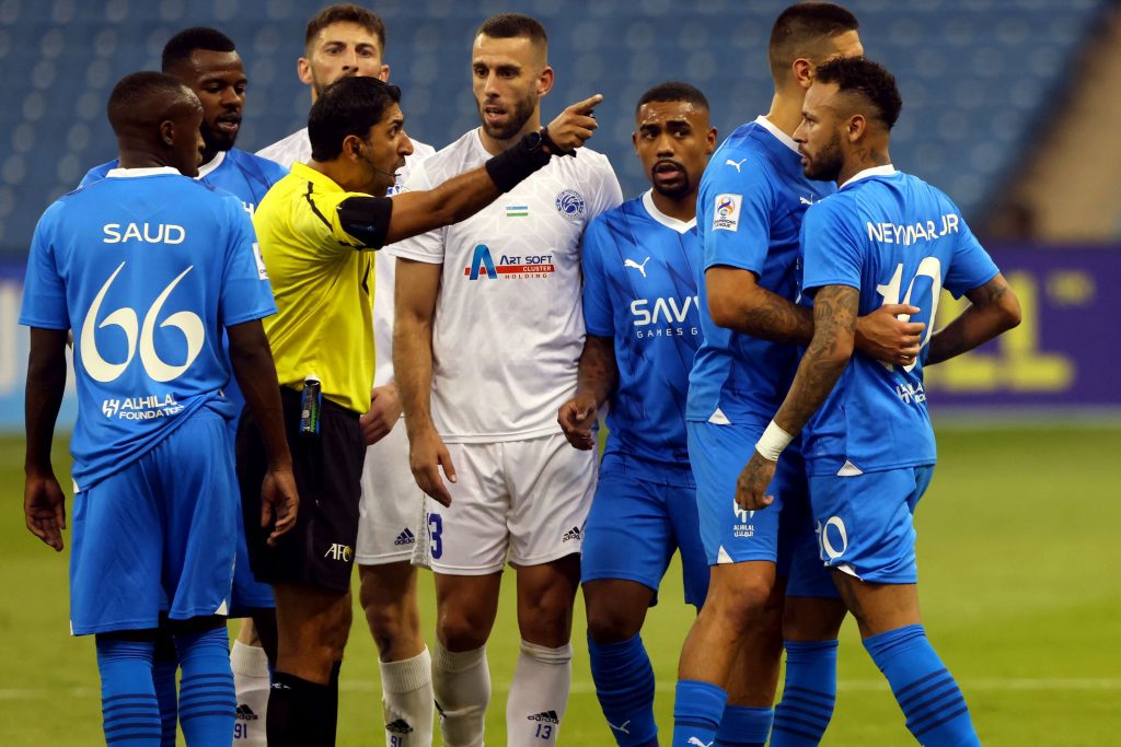 Neymar receives yellow card for pushing opponent and kicking ball at him; Al Hilal draw 1-1 with Navbahor