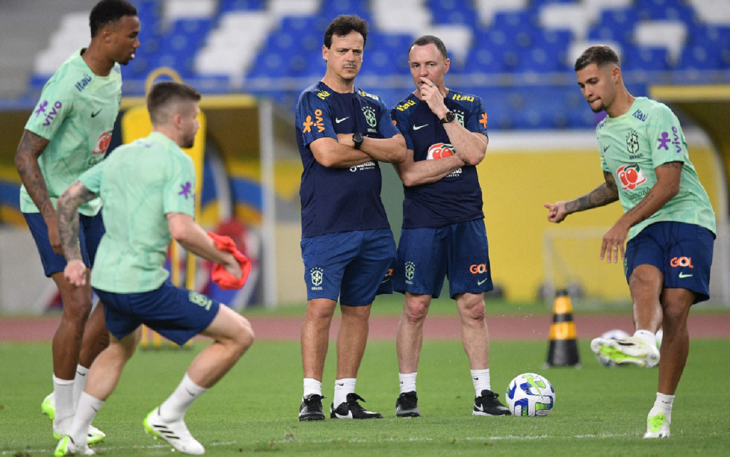 Fernando Diniz assume o comando da Seleção Brasileira em treinamento intensivo antes das eliminatórias