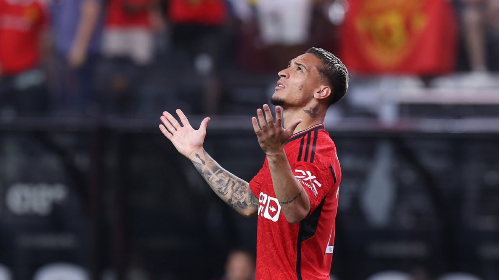 Antony aborda las acusaciones de abusos; las califica de «infundadas y malintencionadas